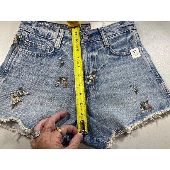 Arizona Jean Co. Juniors Size 3 Vintage Comfort Mom Shorts With 3" Inseam - Picture 6 of 11